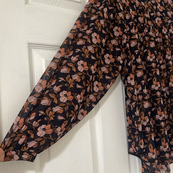 Loft floral blouse size large - Picture 4 of 5